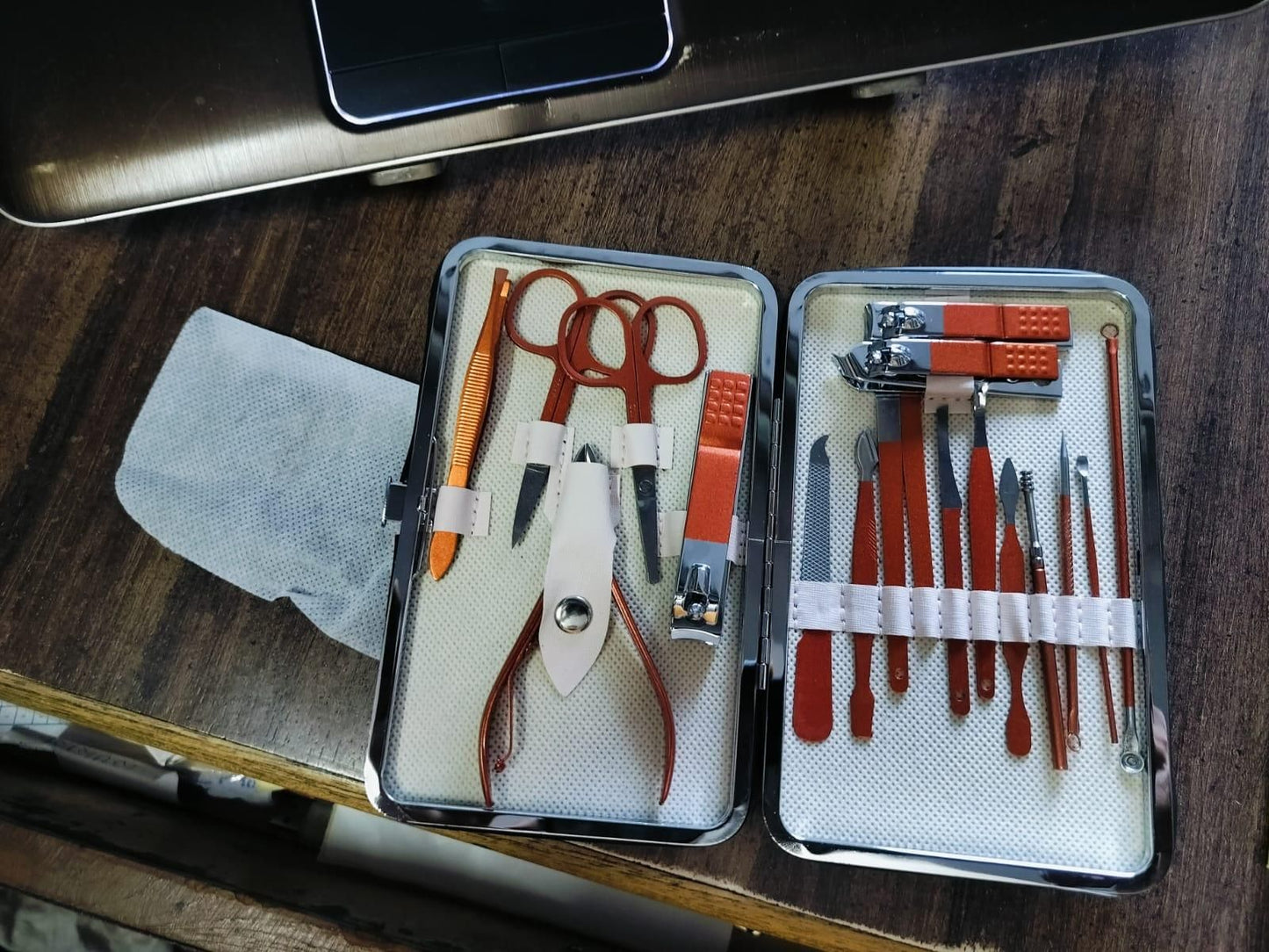 Manicure/Pedicure Nail Tool Set r3fvcs-m6