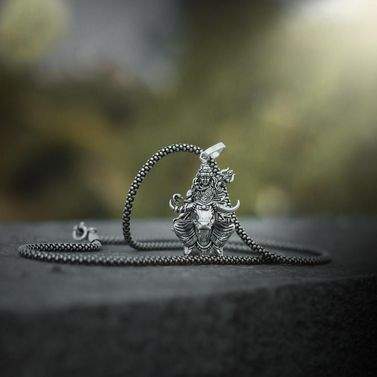 Lord Shiva with Nandi Silver Pendant Chain r3fvcs-m6